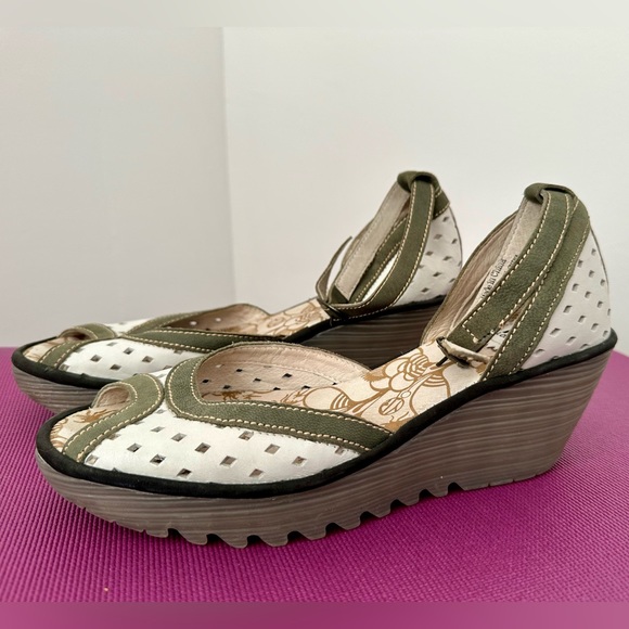 Fly London 41 Ydel Platform Peep Toe Wedges Green White - Picture 3 of 8